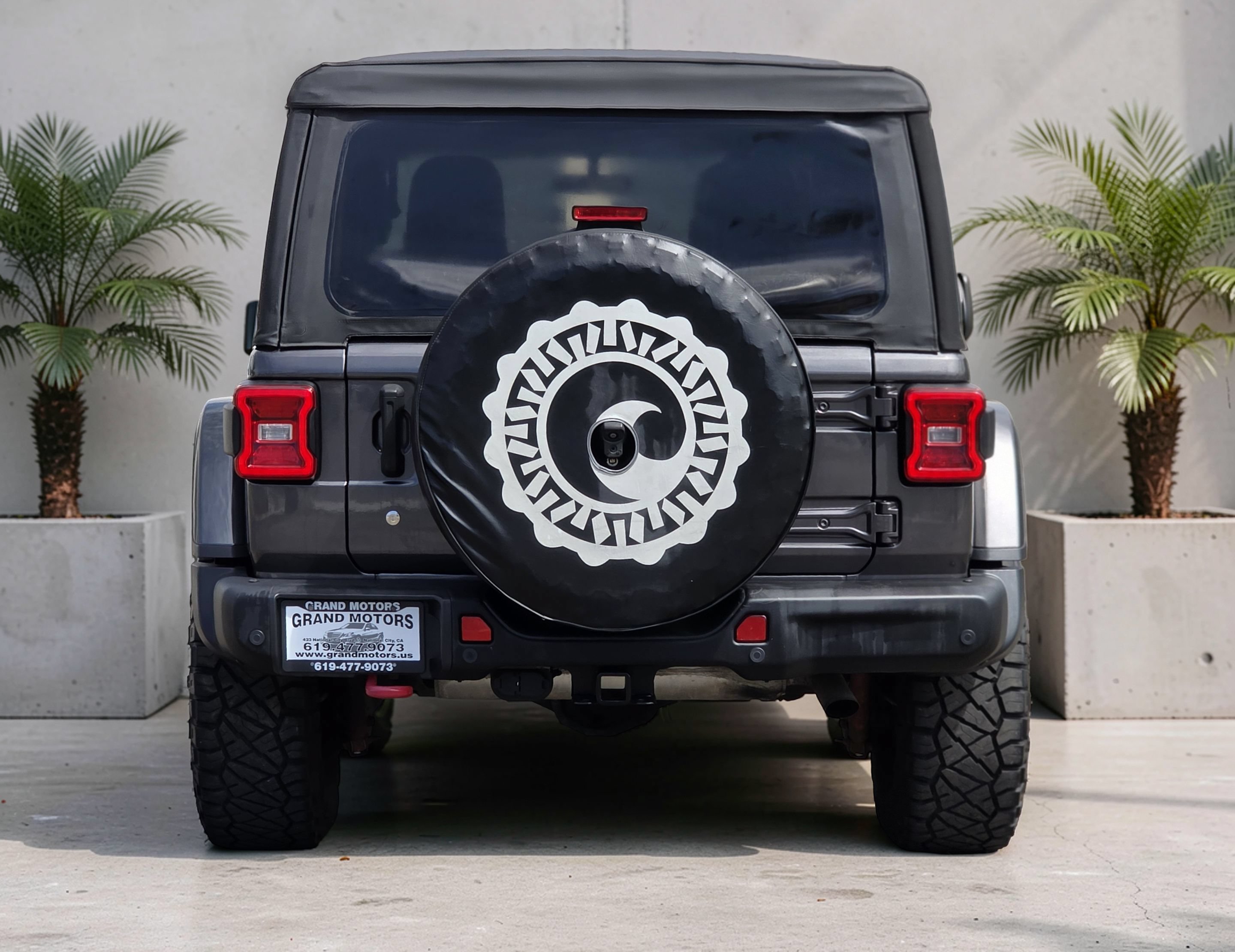 Used 2018 Jeep Wrangler Unlimited Rubicon w/ Dual Top Group AWD/4WD image 7