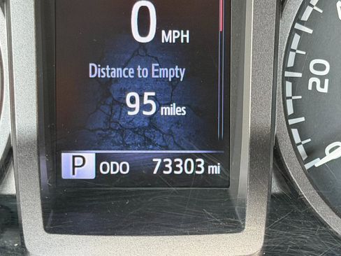 Used 2017 Toyota Tacoma TRD Off-Road image 33