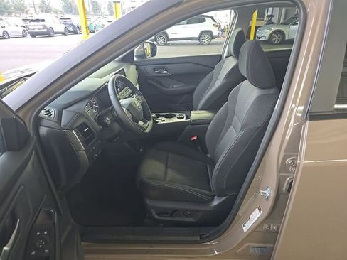 Used 2025 Nissan Rogue SV AWD/4WD image 5