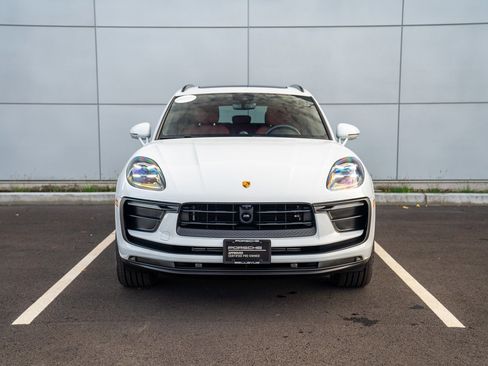 Used 2025 Porsche Macan image 6