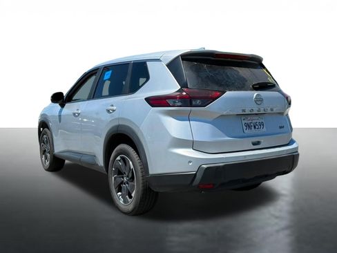 Used 2024 Nissan Rogue SV FWD image 5