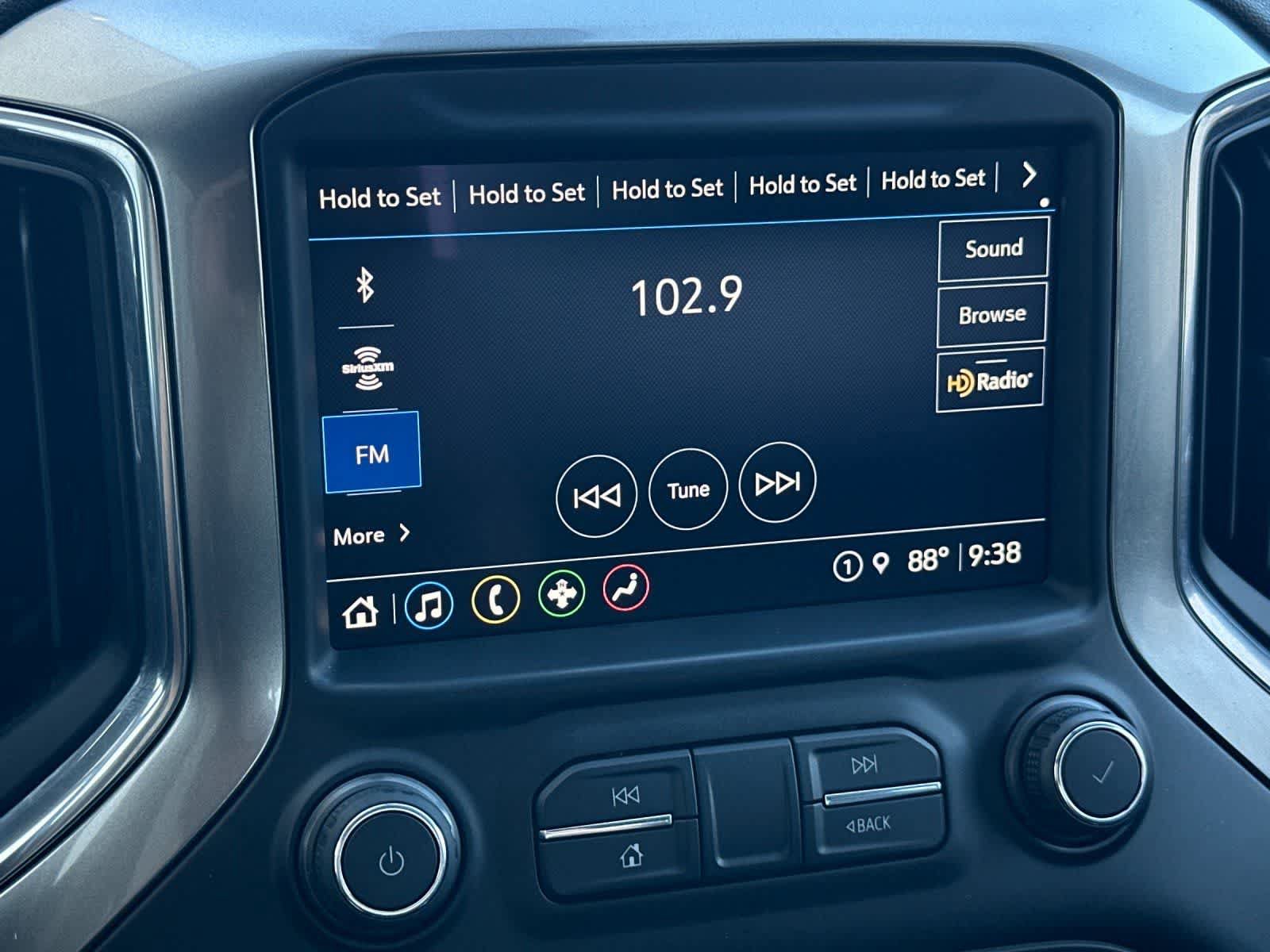 Used 2021 Chevrolet Silverado 1500 LT Trail Boss w/ Convenience Package II AWD/4WD image 17