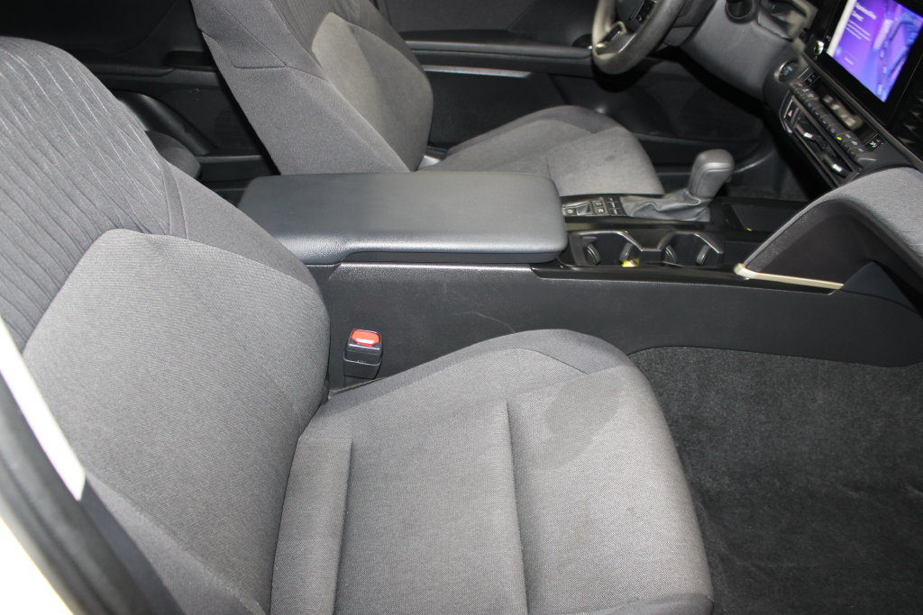 Used 2025 Toyota Camry LE FWD image 18