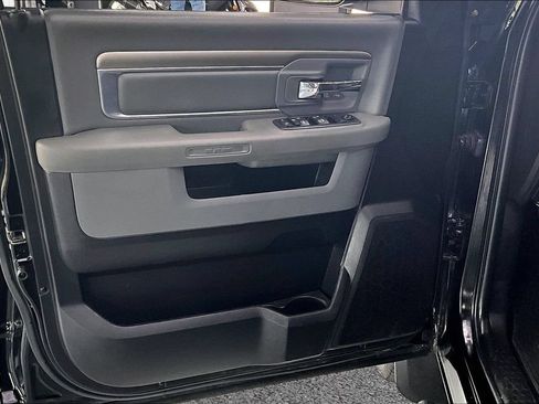 Used 2019 RAM 1500 Classic SLT AWD/4WD image 19