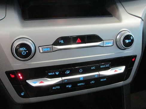 Used 2024 Ford Explorer XLT w/ Equipment Group 202A image 22