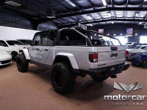 Used 2022 Jeep Gladiator Overland w/ Cold Weather Group AWD/4WD image 5