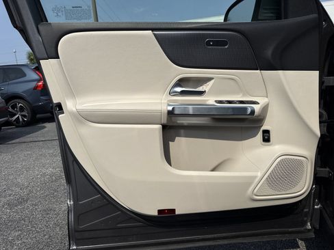 Certified 2022 Mercedes-Benz GLB 250 image 37