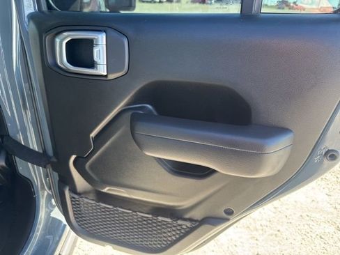 Used 2025 Jeep Gladiator Sport image 23