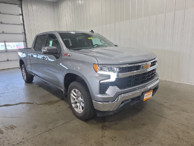 Used 2023 Chevrolet Silverado 1500 LT AWD/4WD image 2