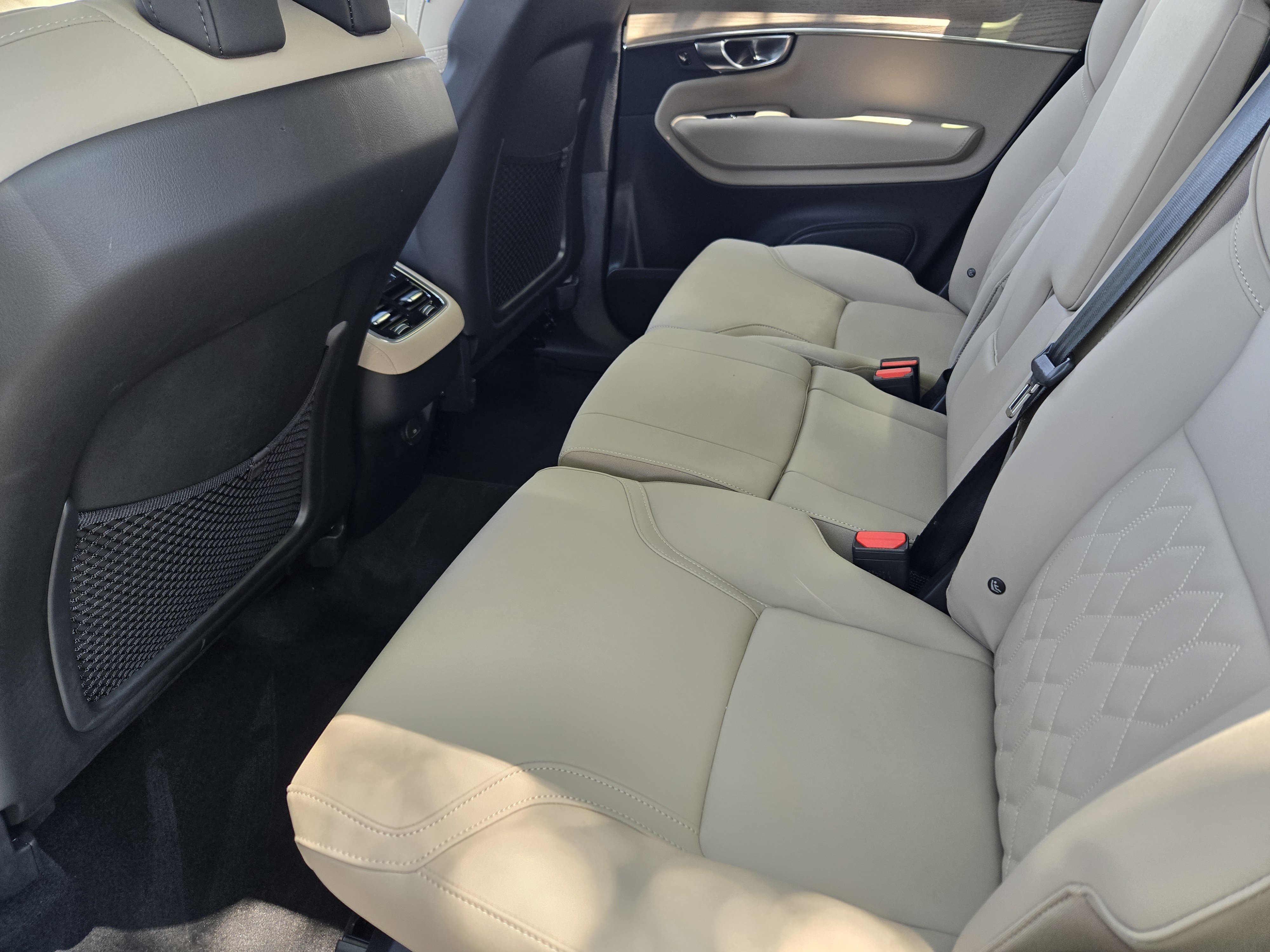 Used 2026 Volvo XC90 B6 Plus w/ Protection Package Premier AWD/4WD image 29