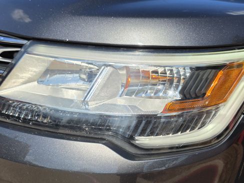 Used 2017 Ford Explorer Limited w/ Equipment Group 301A AWD/4WD image 11