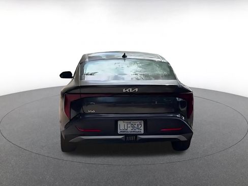 Used 2025 Kia K4 LXS image 12