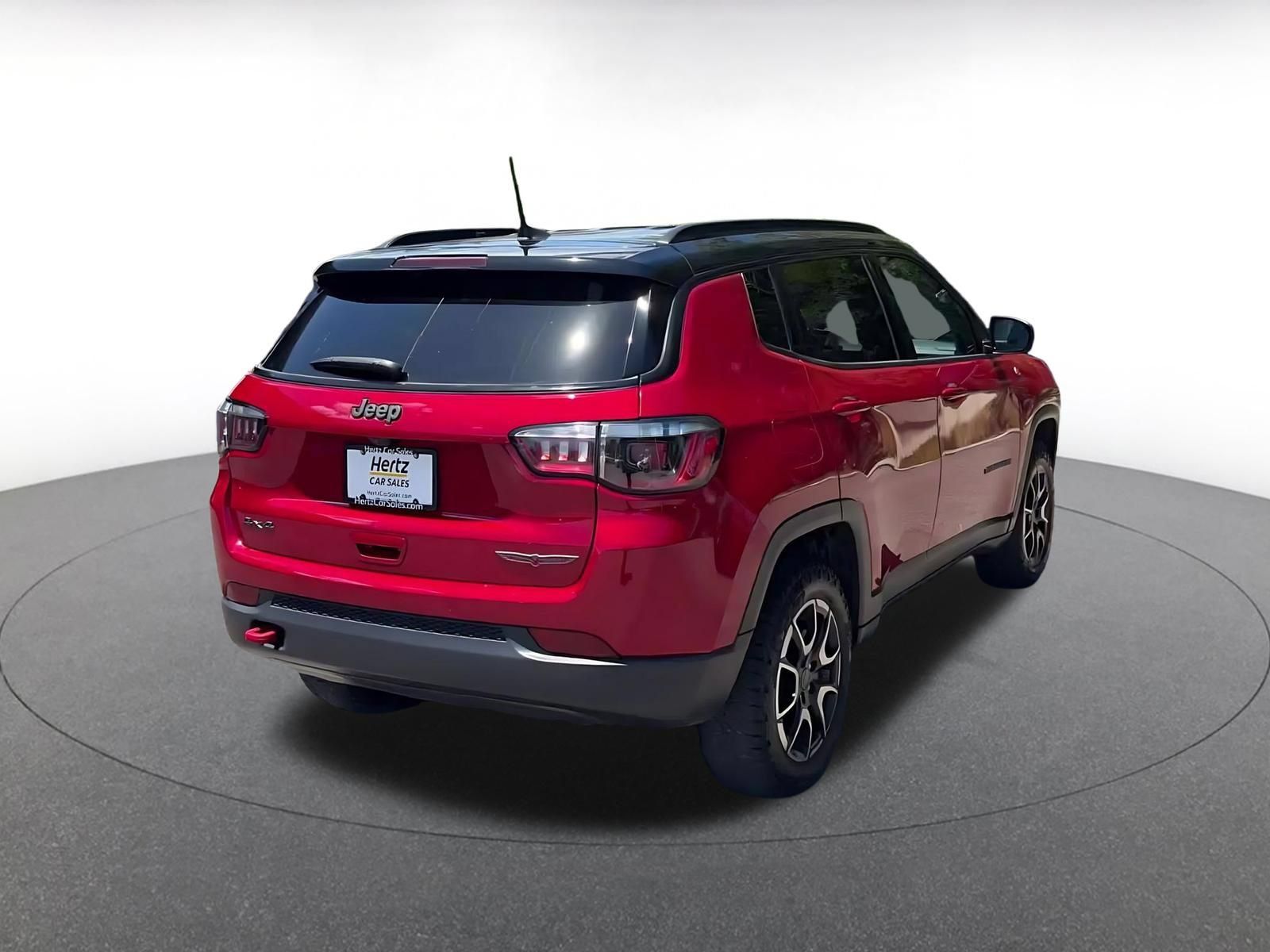 Used 2025 Jeep Compass Trailhawk AWD/4WD image 13