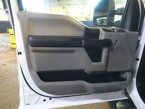 Used 2019 Ford F550 4x4 Regular Cab Super Duty image 11