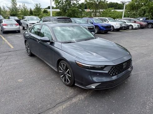 Used 2024 Honda Accord Touring image 4