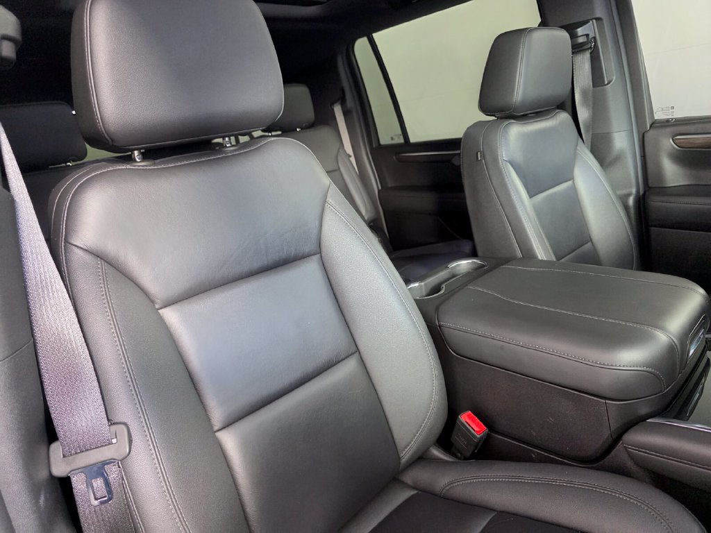 Used 2025 Chevrolet Suburban Z71 w/ Z71 Off-Road Package AWD/4WD image 33