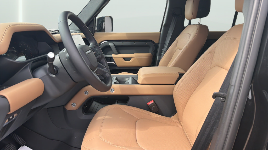 New 2026 Land Rover Defender 110 X-Dynamic SE AWD/4WD image 15