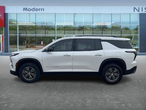Used 2024 Chevrolet Traverse LT image 8