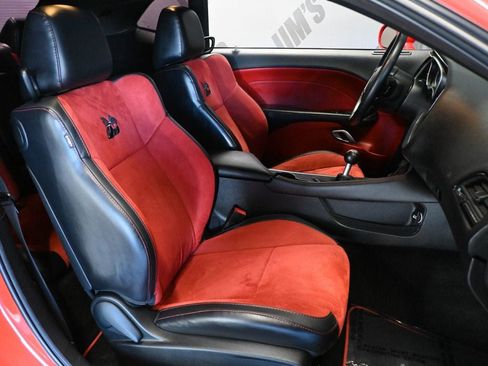 Used 2015 Dodge Challenger R/T Scat Pack w/ Leather Interior Group RWD image 20