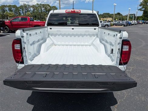 New 2025 GMC Canyon Elevation w/ Convenience Package image 12