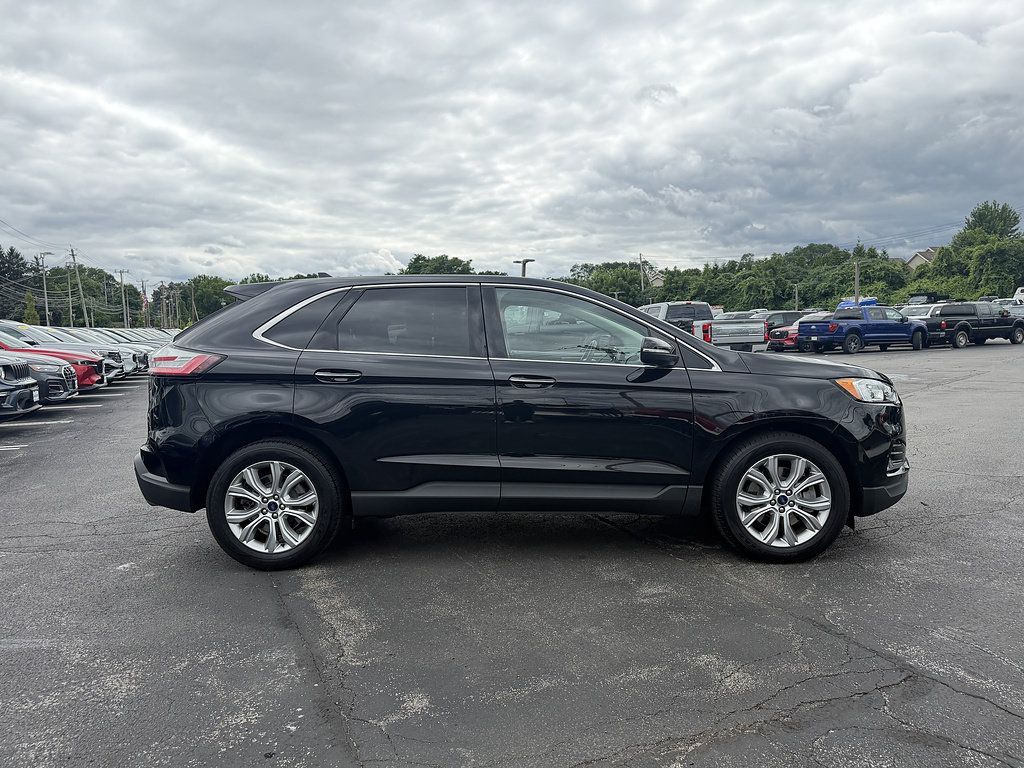 Certified 2022 Ford Edge Titanium AWD/4WD image 9