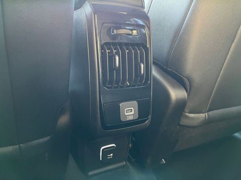 Used 2025 Jeep Compass Limited image 24