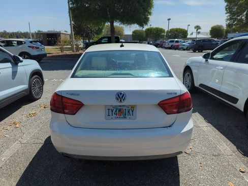 Used 2014 Volkswagen Passat 1.8T SE image 2