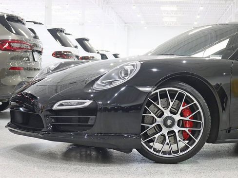 Used 2014 Porsche 911 Turbo image 4
