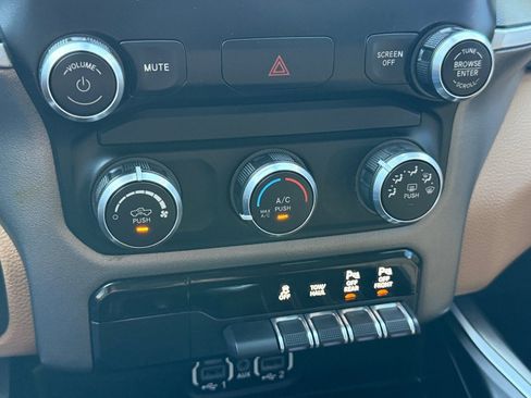 Used 2020 RAM 1500 Big Horn AWD/4WD image 34