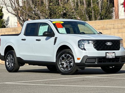 Used 2025 Ford Maverick XLT image 2