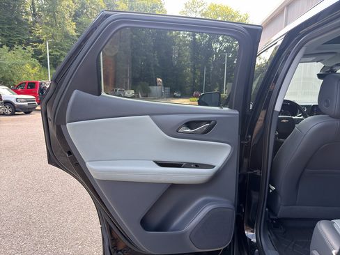Used 2019 Chevrolet Blazer LT w/ Sun and Wheels Package FWD image 13