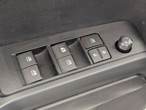 Used 2019 Toyota Tacoma SR w/ SR Convenience Package image 11