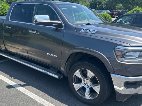 Used 2019 RAM 1500 Laramie AWD/4WD image 2