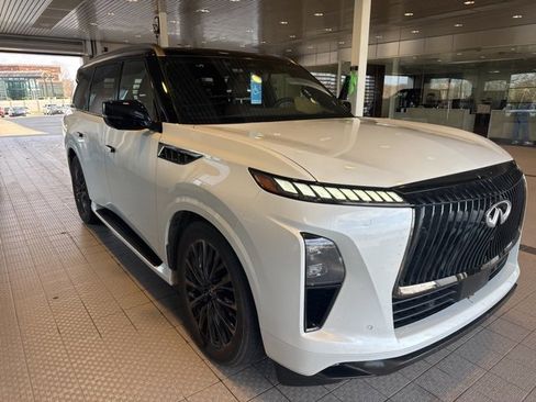 Certified 2025 INFINITI QX80 Autograph image 3