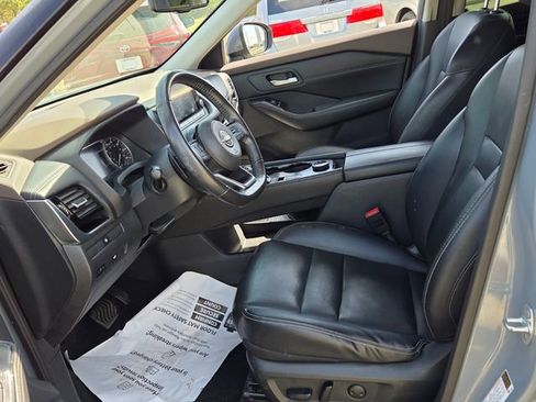 Used 2022 Nissan Rogue SL image 5