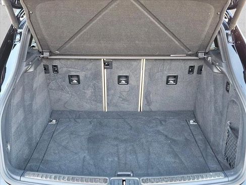 Used 2023 Porsche Macan S image 6