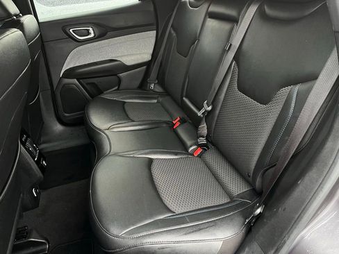 Used 2024 Jeep Compass Latitude AWD/4WD image 13