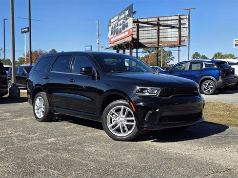 Used 2023 Dodge Durango GT image 2