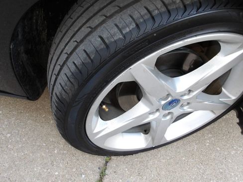 Used 2012 Ford Focus Titanium FWD image 42