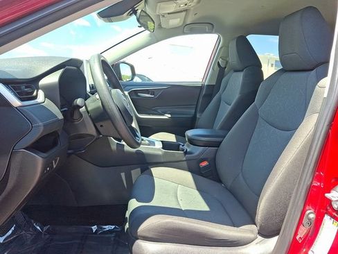 Used 2025 Toyota RAV4 XLE AWD/4WD image 13
