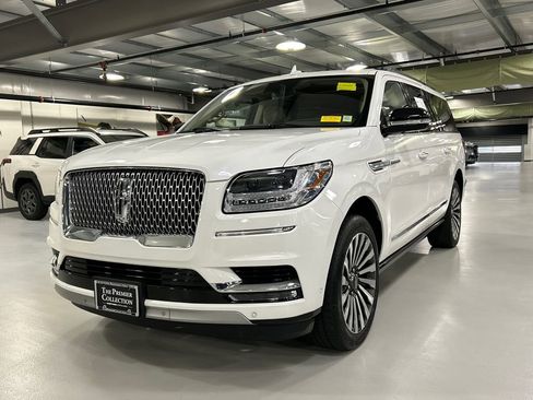 Certified 2021 Lincoln Navigator L Reserve w/ Luxury Package AWD/4WD image 5