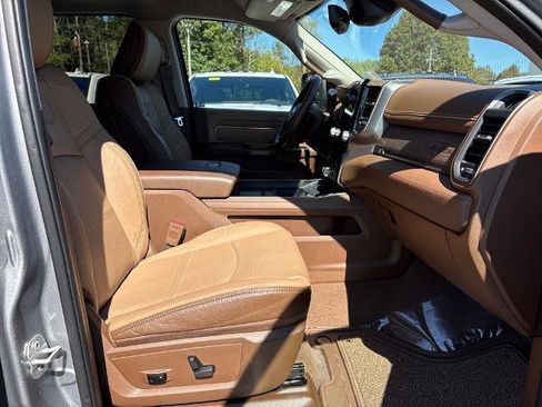 Used 2024 RAM 2500 Limited w/ Safety Group image 7