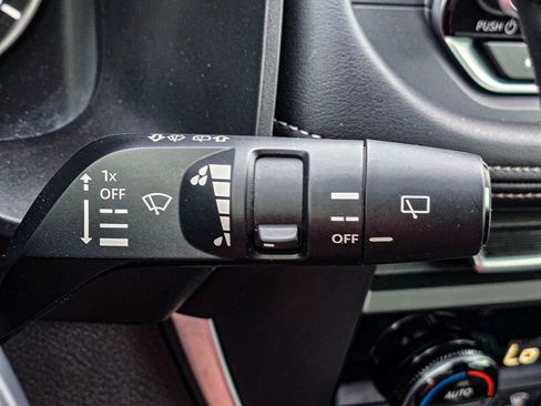 Used 2025 Nissan Rogue SV AWD/4WD image 25