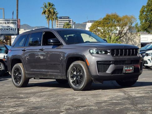 New 2026 Jeep Grand Cherokee Altitude AWD/4WD image 23