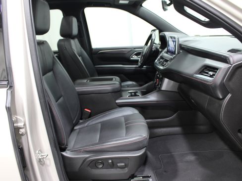 Used 2021 Chevrolet Suburban RST w/ Luxury Package AWD/4WD image 27