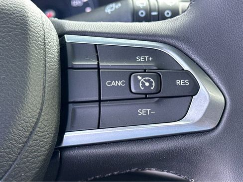 Certified 2024 Jeep Compass Latitude image 17