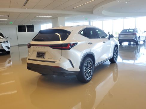 Used 2024 Lexus NX 250 FWD image 10