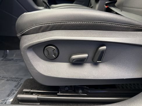 Used 2022 Volkswagen Taos SE image 12