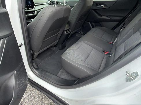 Used 2025 Chevrolet Equinox LT w/ Safety and Technology Package FWD image 23