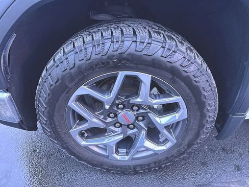 Used 2022 GMC Sierra 1500 SLE image 32